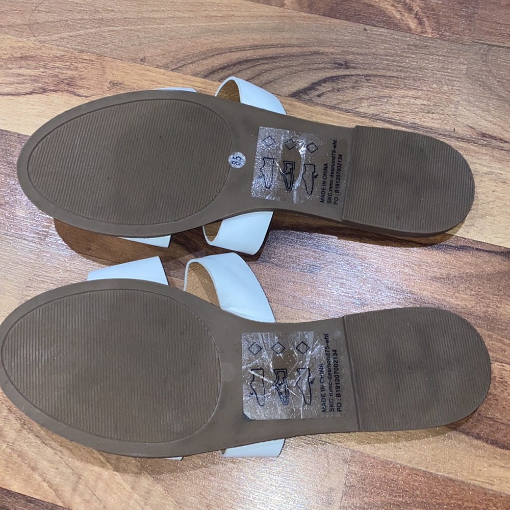 Sandals - Picture 2 of 3